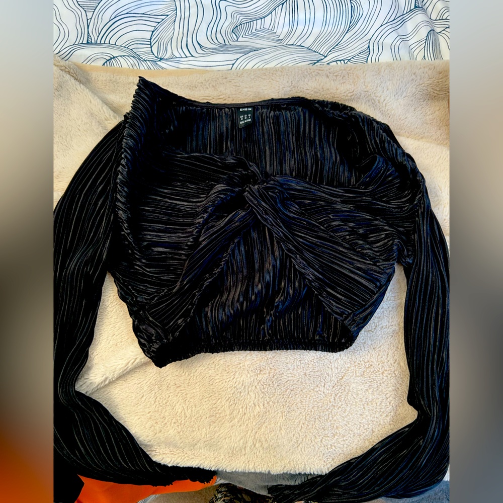 Shein black cropped shirt
